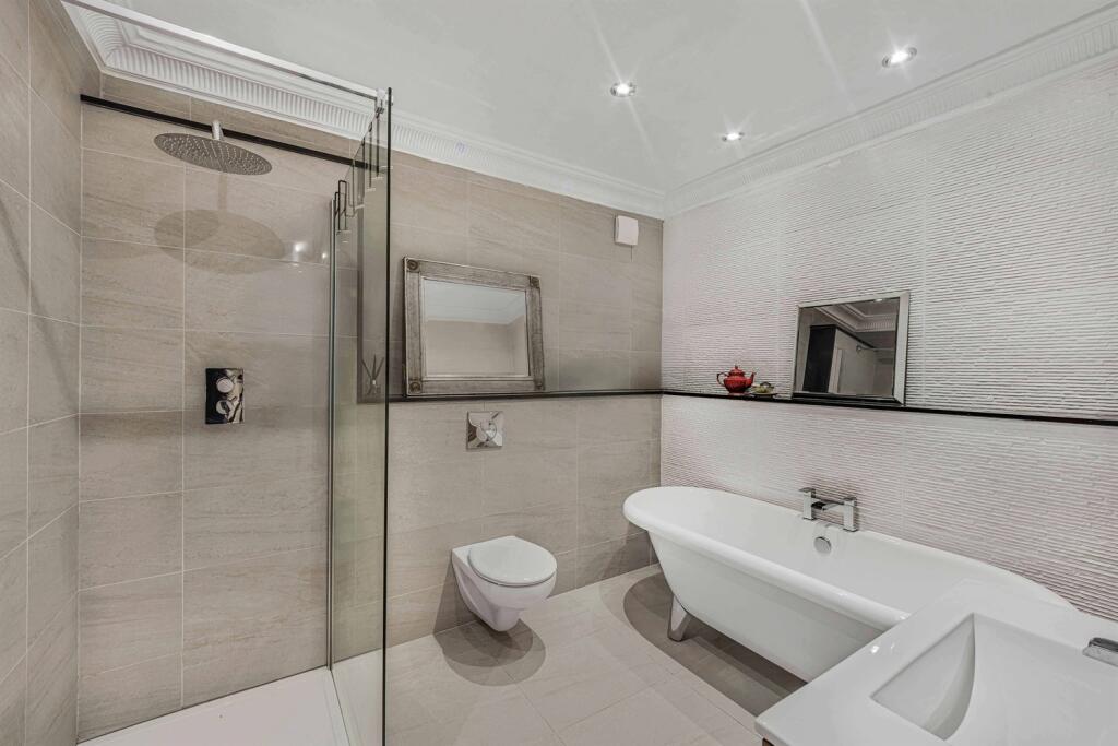 6 bedroom detached house for sale in Hale Road, Hale, WA15